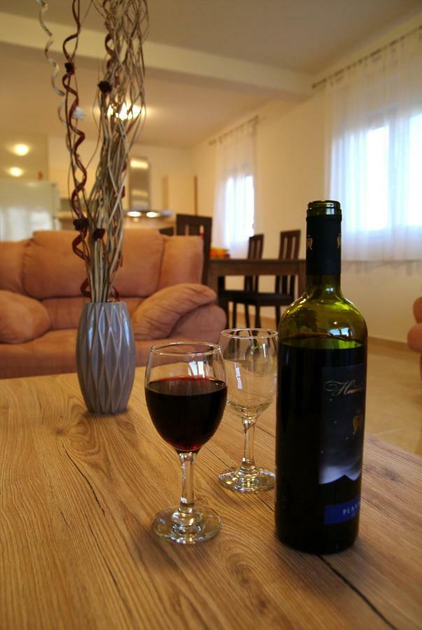 זאדאר Holiday Home Luka מראה חיצוני תמונה