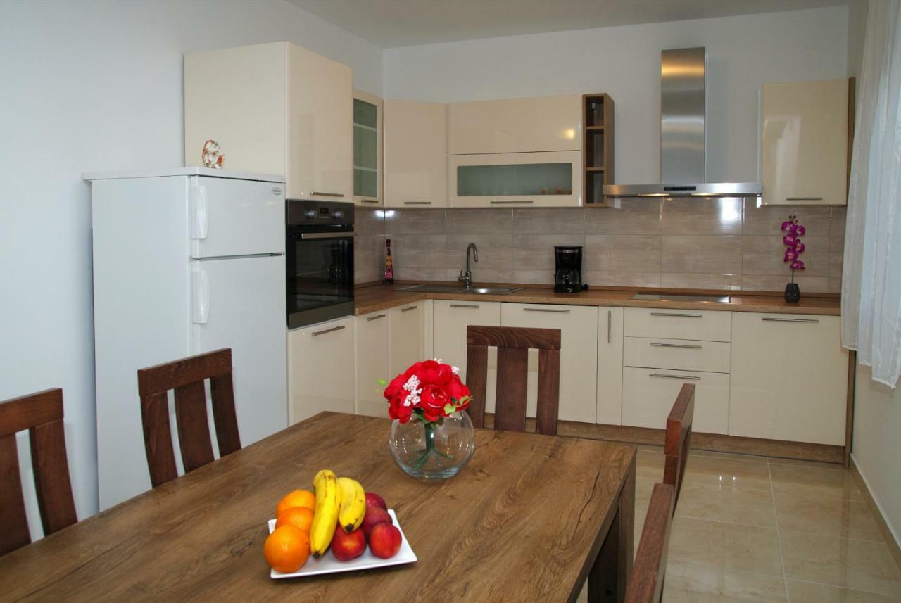 זאדאר Holiday Home Luka מראה חיצוני תמונה