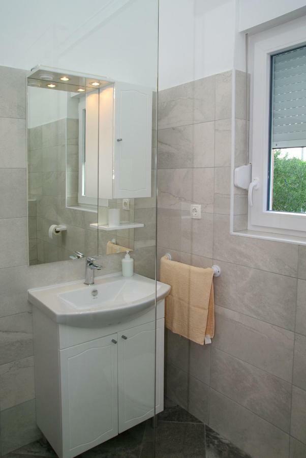 זאדאר Holiday Home Luka מראה חיצוני תמונה