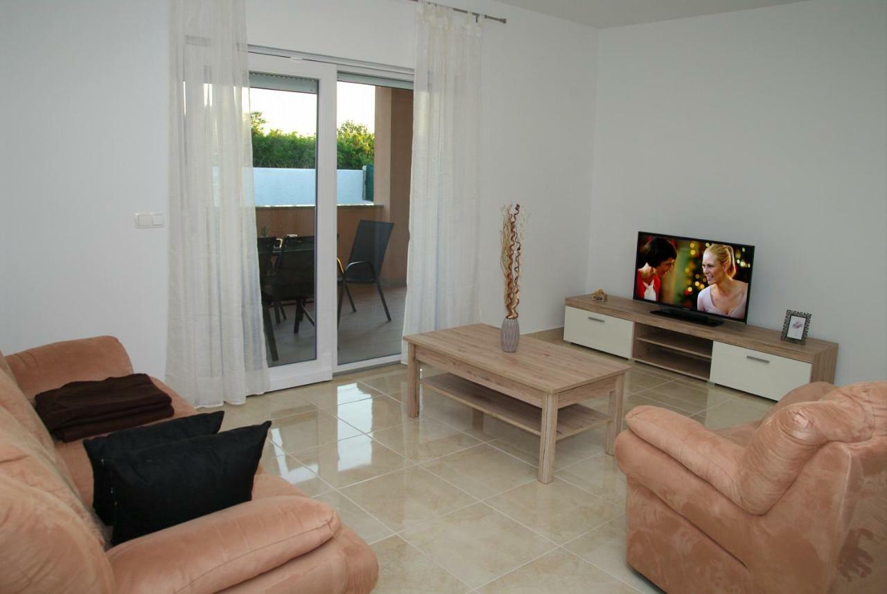 זאדאר Holiday Home Luka מראה חיצוני תמונה