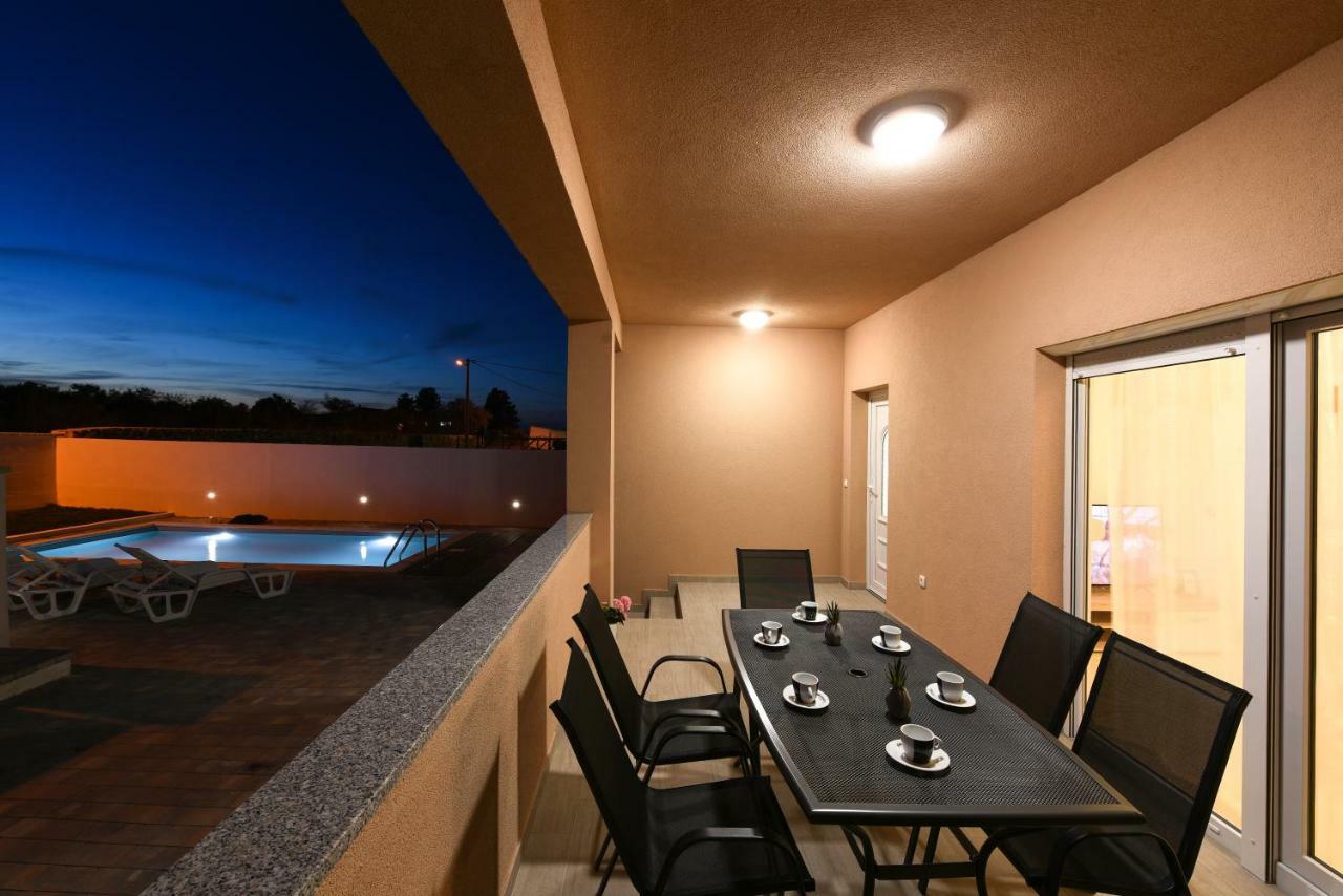 זאדאר Holiday Home Luka מראה חיצוני תמונה