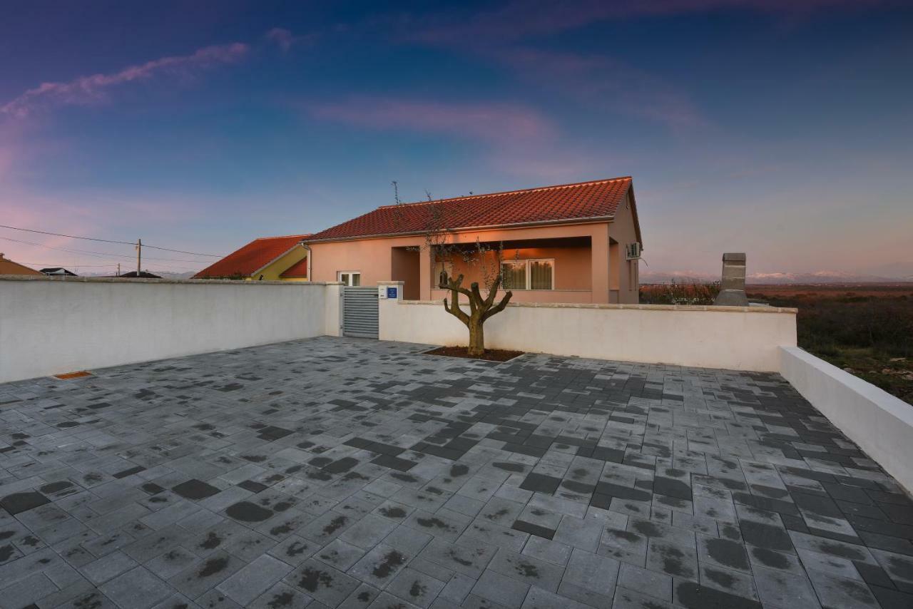 זאדאר Holiday Home Luka מראה חיצוני תמונה
