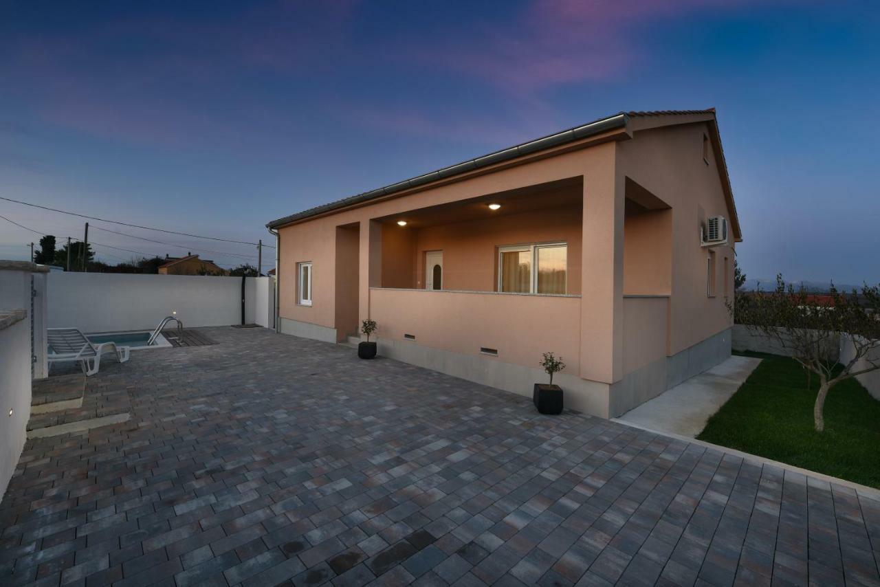 זאדאר Holiday Home Luka מראה חיצוני תמונה