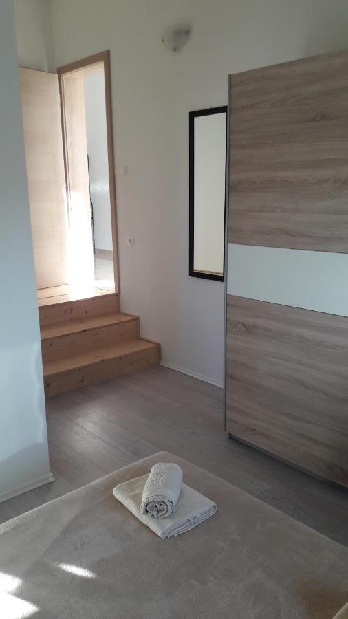 זאדאר Holiday Home Luka מראה חיצוני תמונה